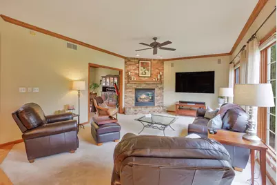 8505 S 68th St, Franklin, WI 53132 - Photo 7