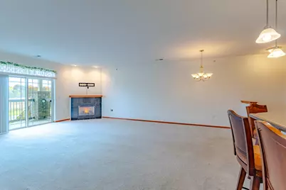 230  Hilldale Dr #1112, Hartford, WI 53027 - Photo 5
