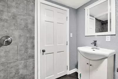 2350 S 62nd St, West Allis, WI 53219 - Photo 13