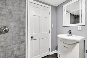 2350 S 62nd St, West Allis, WI 53219 - Photo 13