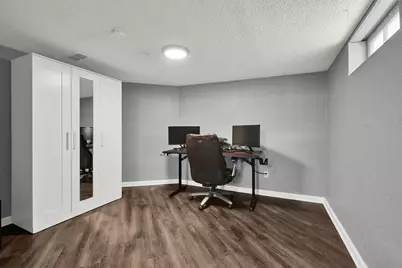 2350 S 62nd St, West Allis, WI 53219 - Photo 11