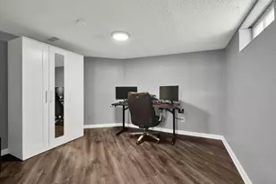 2350 S 62nd St, West Allis, WI 53219 - Photo 11