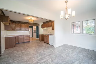 5008 N 104th St, Milwaukee, WI 53225 - Photo 7