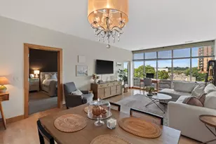 1550 E Royall Pl, Milwaukee, WI 53202 - Photo 5