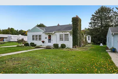 1343  Hillside Dr, Waukesha, WI 53186 - Photo 5