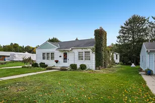 1343 Hillside Dr, Waukesha, WI 53186 - Photo 5