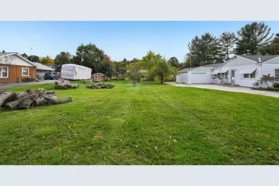 S21W23079  Hillside Dr, Waukesha, WI 53186 - Photo 3