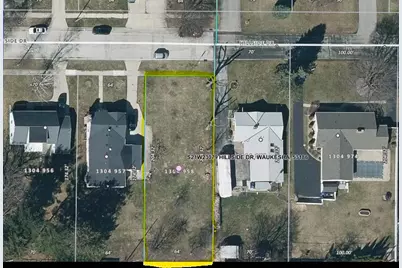 S21W23079  Hillside Dr, Waukesha, WI 53186 - Photo 7