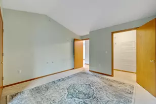 18520 Emerald Cir, Brookfield, WI 53045 - Photo 15