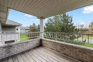 18520 Emerald Cir, Brookfield, WI 53045 - Photo 19