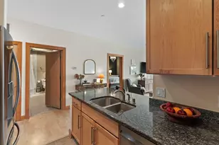 1550 E Royall Pl, Milwaukee, WI 53202 - Photo 9