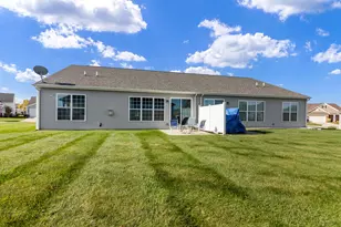 415 Cadence Cir, Lake Geneva, WI 53147 - Photo 31