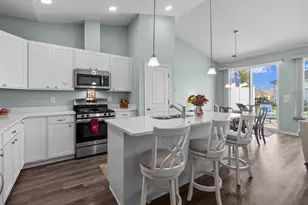 415 Cadence Cir, Lake Geneva, WI 53147 - Photo 9