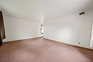 11126 W Freistadt Rd, Mequon, WI 53097 - Photo 3