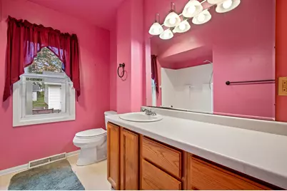 11126 W Freistadt Rd, Mequon, WI 53097 - Photo 11