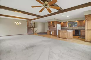 2601 Oakwood Cir, Oshkosh, WI 54904 - Photo 5