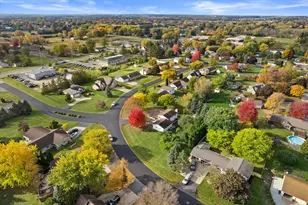 2601 Oakwood Cir, Oshkosh, WI 54904 - Photo 35