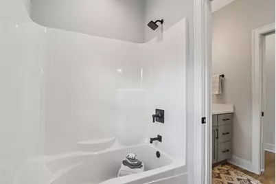 W198N4955  Hickory St, Menomonee Falls, WI 53051 - Photo 29