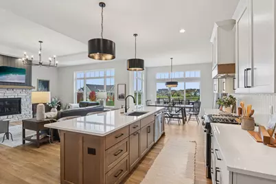 W198N4955  Hickory St, Menomonee Falls, WI 53051 - Photo 15