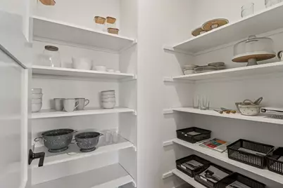 W198N4955  Hickory St, Menomonee Falls, WI 53051 - Photo 19