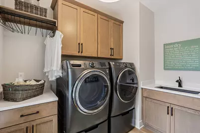 W198N4955  Hickory St, Menomonee Falls, WI 53051 - Photo 23