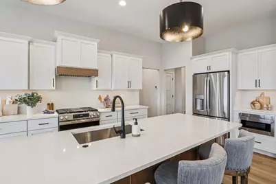 W198N4955  Hickory St, Menomonee Falls, WI 53051 - Photo 13