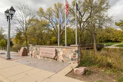 351  Stocks Dr, Delafield, WI 53018 - Photo 37