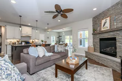 351  Stocks Dr, Delafield, WI 53018 - Photo 5