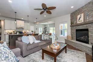 351 Stocks Dr, Delafield, WI 53018 - Photo 5