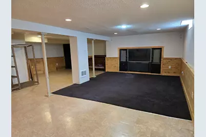 8081 N 105th St, Milwaukee, WI 53224 - Photo 31