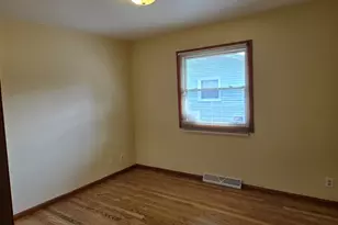 8081 N 105th St, Milwaukee, WI 53224 - Photo 29