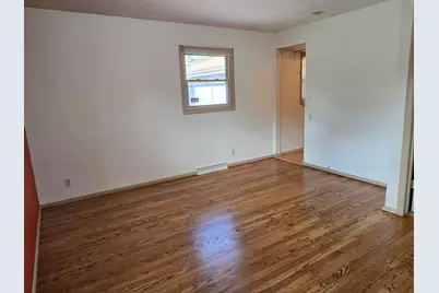 8081 N 105th St, Milwaukee, WI 53224 - Photo 17