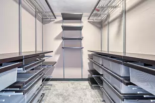 2525 S Shore Dr, Milwaukee, WI 53207 - Photo 15