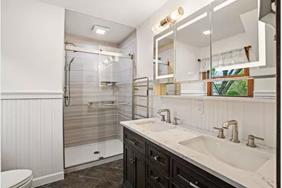 2412 W Chestnut Rd, Mequon, WI 53092 - Photo 19
