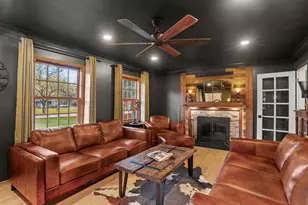 2412 W Chestnut Rd, Mequon, WI 53092 - Photo 15