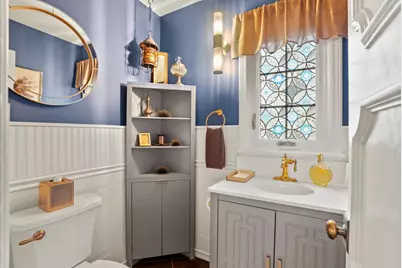 2412 W Chestnut Rd, Mequon, WI 53092 - Photo 23