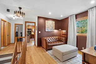 2412 W Chestnut Rd, Mequon, WI 53092 - Photo 25