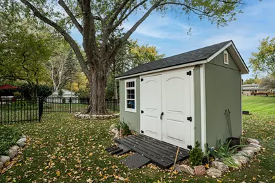 2412 W Chestnut Rd, Mequon, WI 53092 - Photo 35