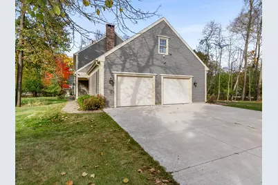 1127  Tanglewood Rd, Manitowoc, WI 54220 - Photo 13