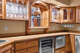 1127 Tanglewood Rd, Manitowoc, WI 54220 - Photo 7