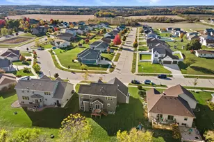 425 Chapel Hill Dr, Johnson Creek, WI 53038 - Photo 29