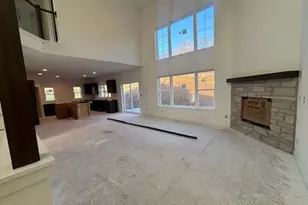 N55W25290 Cres Hl Dr, Sussex, WI 53089 - Photo 9