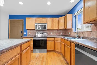 1725 N 18th St, Milwaukee, WI 53205 - Photo 7