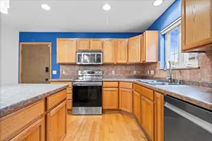 1725 N 18th St, Milwaukee, WI 53205 - Photo 7