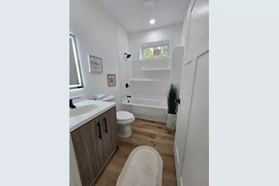 5766 N 42nd St, Milwaukee, WI 53209 - Photo 9