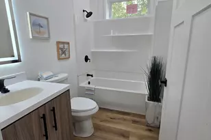 5766 N 42nd St, Milwaukee, WI 53209 - Photo 9