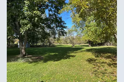 N35W28682  Old North Shore Dr, Delafield, WI 53072 - Photo 5