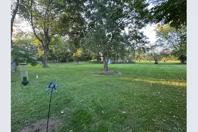 N35W28682  Old North Shore Dr, Delafield, WI 53072 - Photo 9