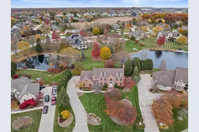 9254 W Wyndham Hills Ct, Franklin, WI 53132 - Photo 5