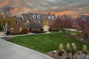 9254 W Wyndham Hills Ct, Franklin, WI 53132 - Photo 1